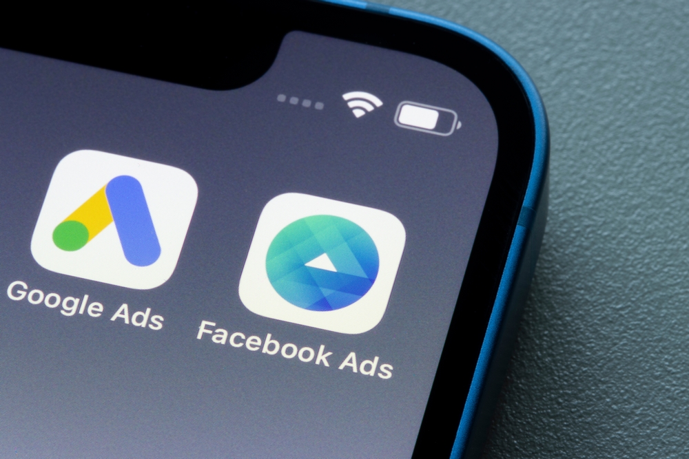 facebook-ads-vs-facebook-ads