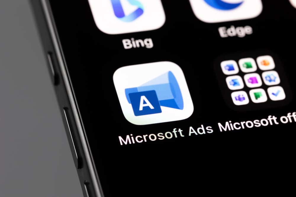 Which b2b industries can benefit from microsoft ads